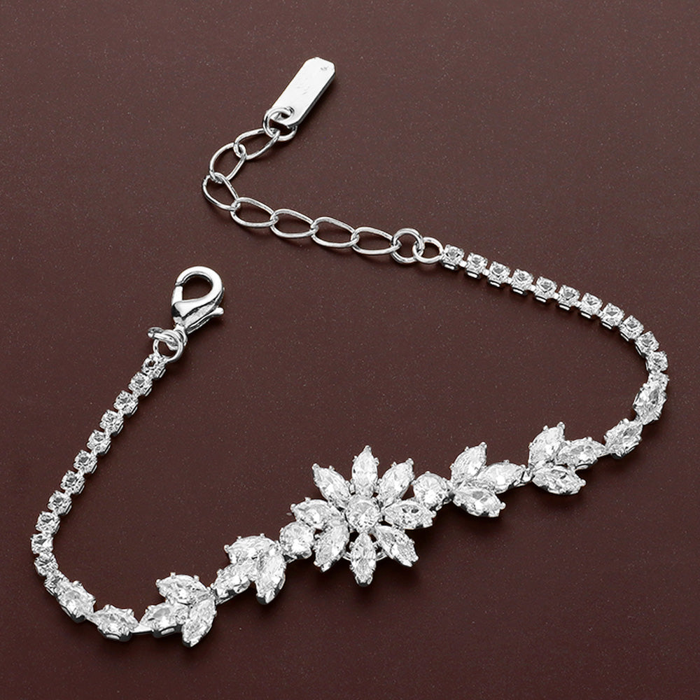 Pulsera con piedras marquesas en forma de flor en circonita cubica CZ