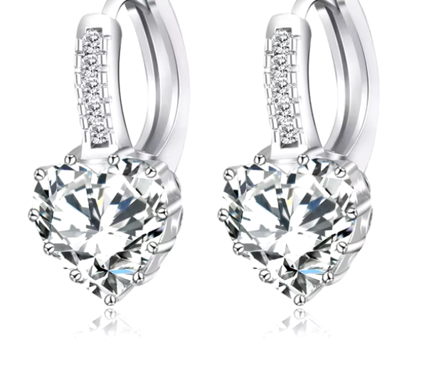 Aretes con piedra en forma de corazón en oro laminado blanco