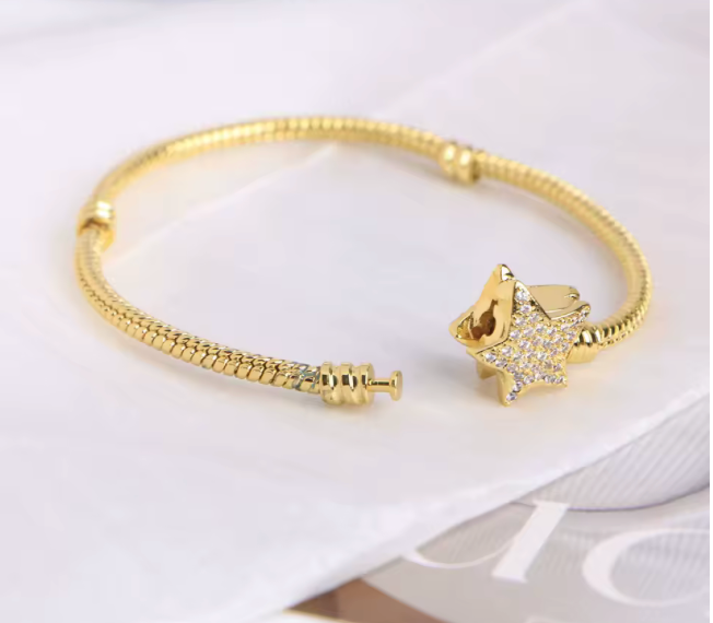 20936436 Pulsera tipo pandora en oro laminado 18k (3 Capas)