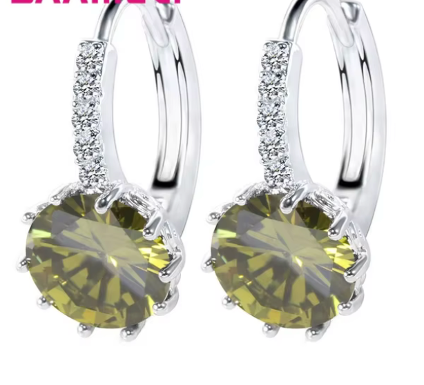 Aretes con piedra redonda y circonitas CZ en oro laminado 18k