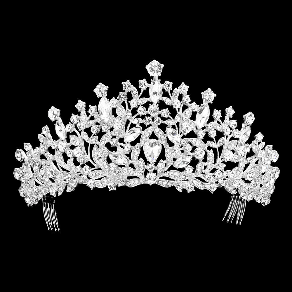 Tiara con racimos de hojas adornadas con múltiples piedras
