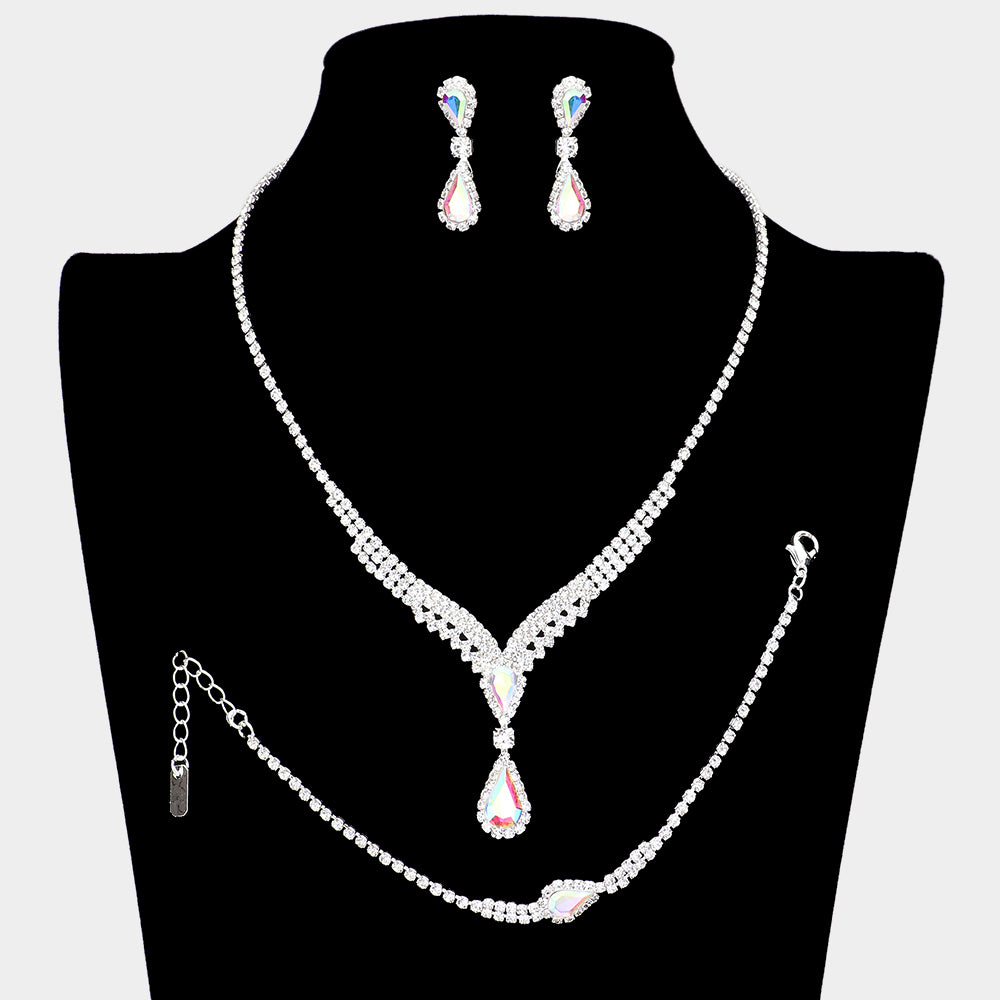 Set collar, pulsera y pendientes con brillantes y piedra lagrima
