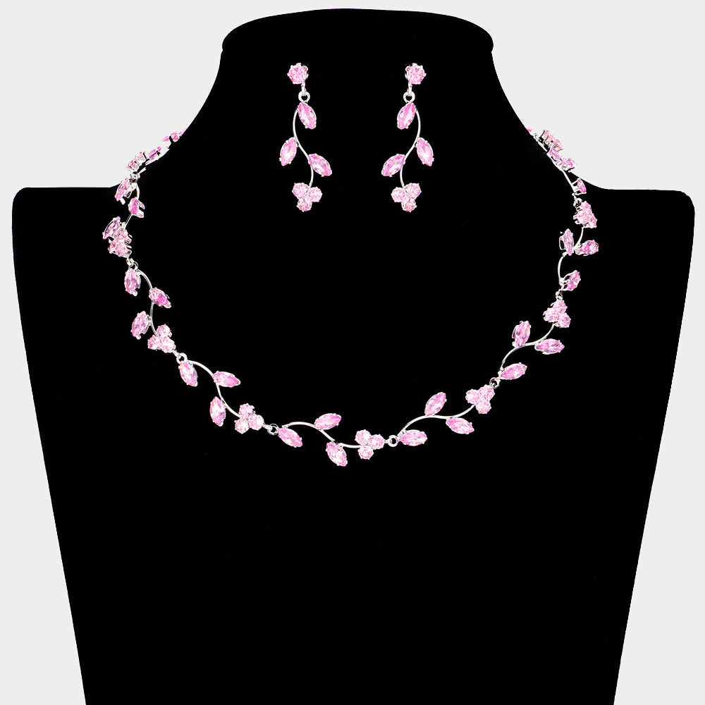 Conjunto de collar y aretes con racimos de circonitas CZ