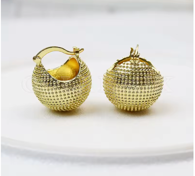 87364340 Aretes canasta en oro laminado 18k (3capas)