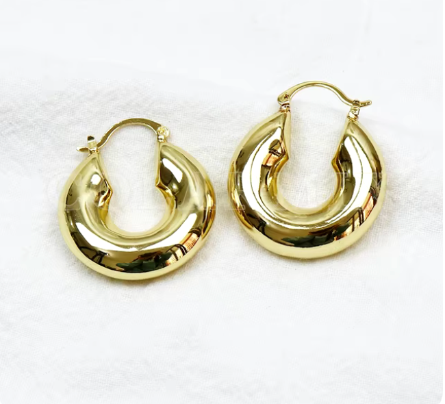 01693940Aretes geométrico en oro laminado 18k (3capas)