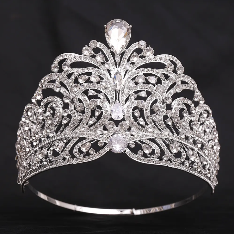 RS398 Tiara con piedras lagrimas y ribete de brillantes
