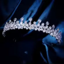 Tiara con piedras lagrimas y redondas en circonita cubica (CZ)