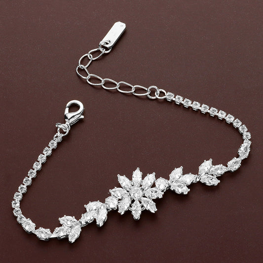 Pulsera con piedras marquesas en forma de flor en circonita cubica CZ