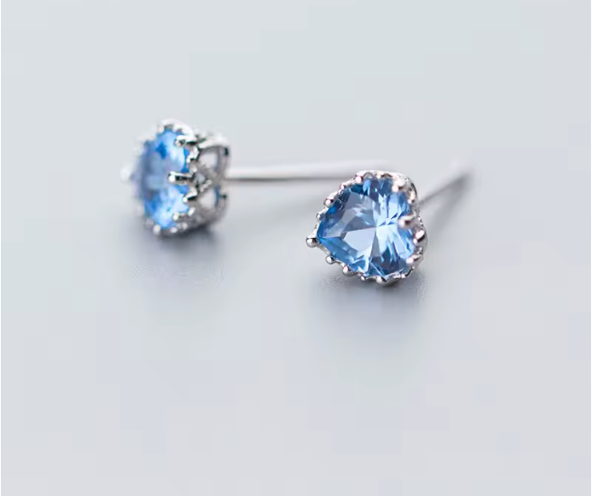 16912372 Aretes con piedra corazón en plata S925