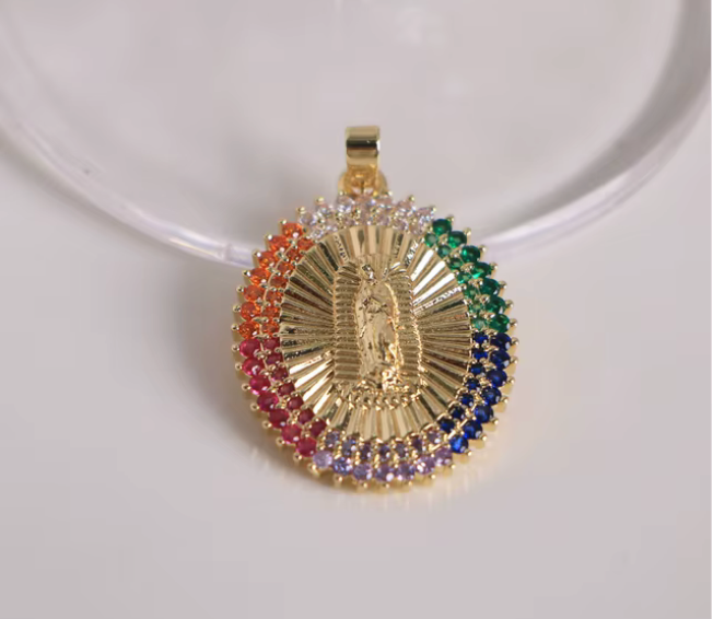 Dije Virgen de Guadalupe con ribete de brillantes en oro laminado 18k (3 Capas)