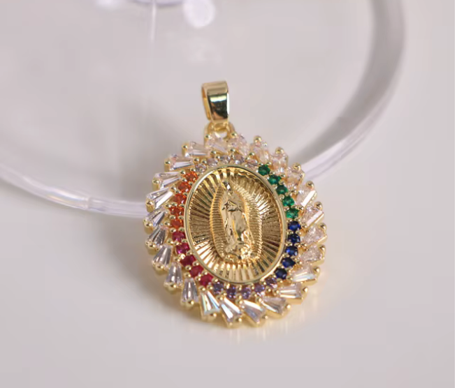 Dije Virgen de Guadalupe con ribete de brillantes en oro laminado 18k (3 Capas)