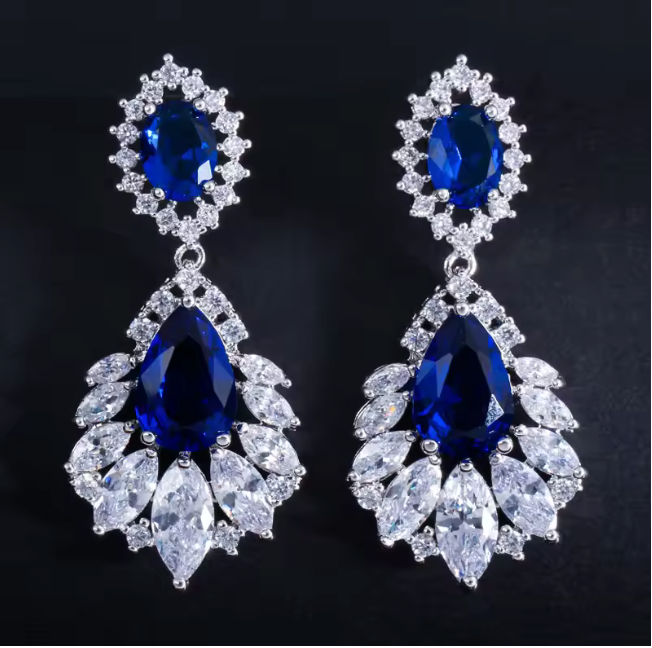 Aretes largos de piedras multiples en circonita cubica AAA+ (CZ)