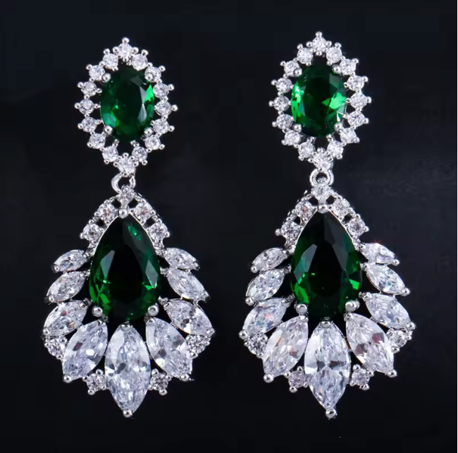 Aretes largos de piedras multiples en circonita cubica AAA+ (CZ)