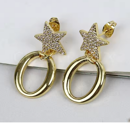 33763828 Aretes de estrella con circonitas en oro laminado 18k (3capas)