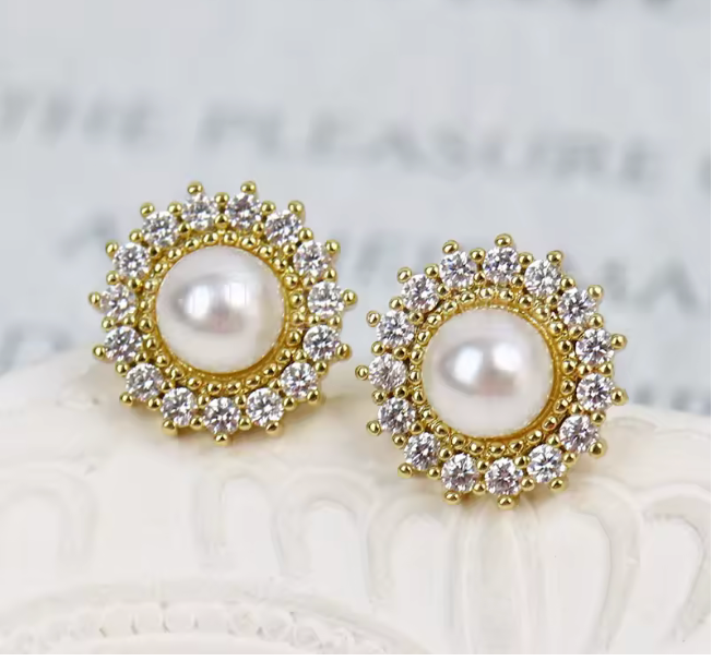 44036596 aretes con perlas y ribete de brillantes en oro laminado 18k (3 Capas)