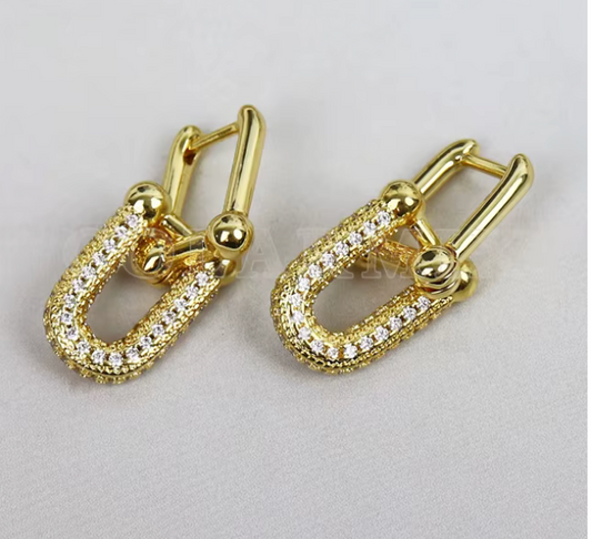 44806644 Aretes U con circonitas CZ en oro laminado 18k (3capas)