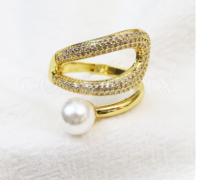 46011892 Anillo ajustable con perla y brillantes de imitación en oro laminado 18k (3 Capas)