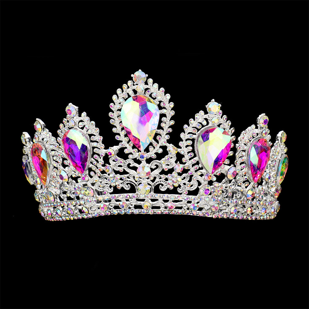 Tiara de reina  acentuada con brillantes y piedras en forma de lágrima