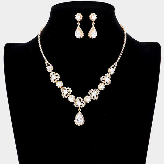 Conjunto de collar y aretes adornado con piedras lagrimas y circonitas cubicas CZ