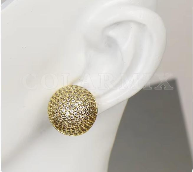 Aretes media esfera adornado con brillantes de imitación en oro laminado 18k (3capas)