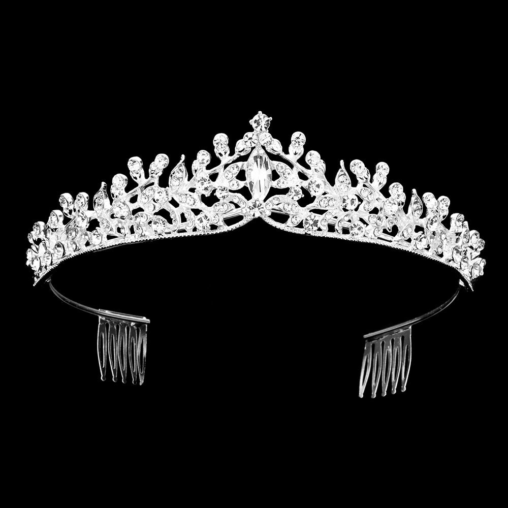 Tiara con detalles de racimos en piedras múltiples