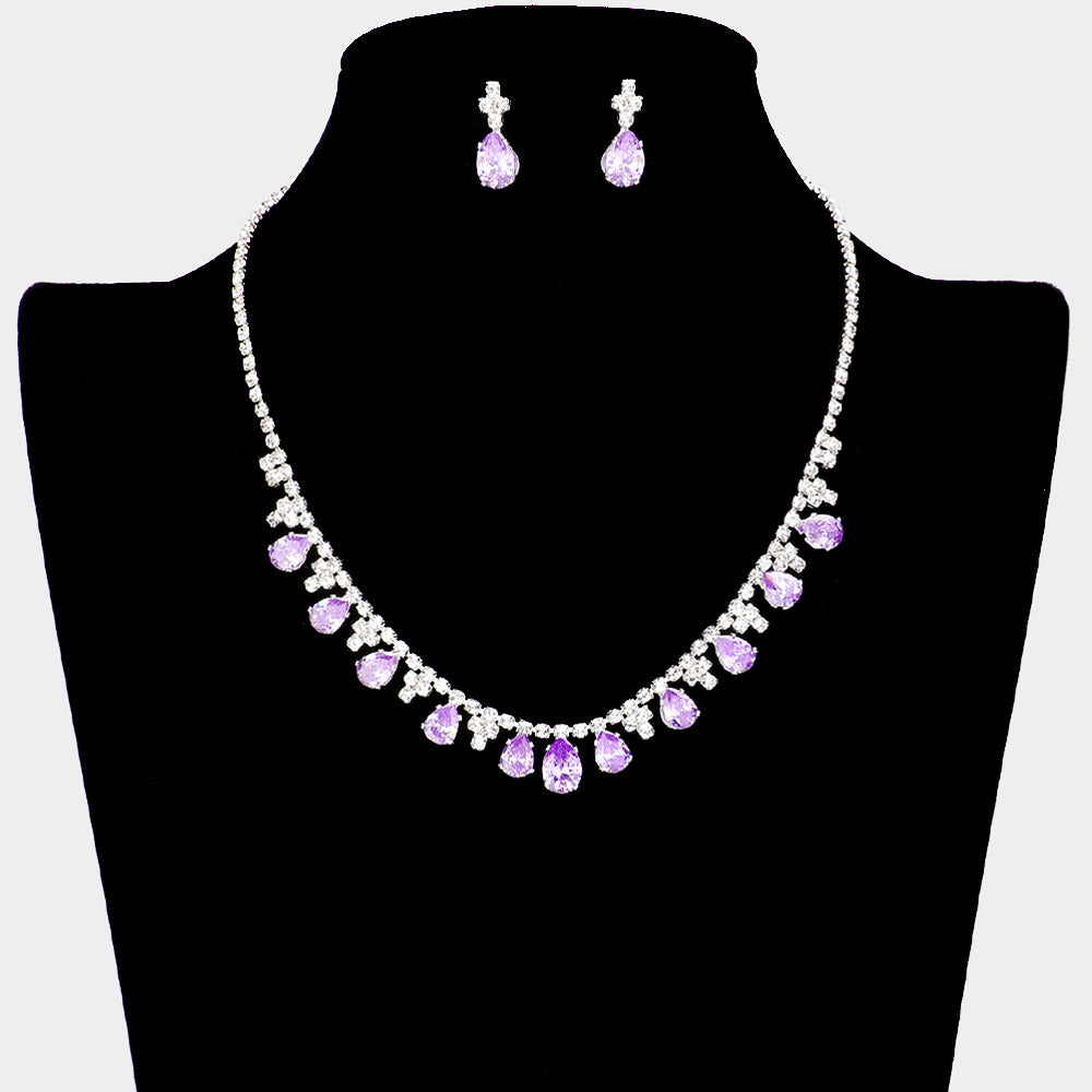 RN36-22339 Conjunto de collar y aretes con detalles en piedras lagrimas y piedras circonitas CZ