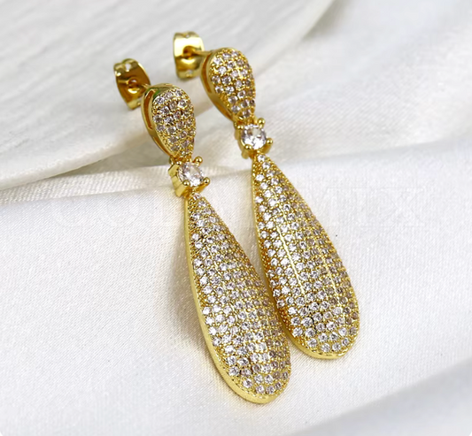 68485364 Aretes en forma de lagrimas con brillantes en oro laminado 18k (3 Capas)