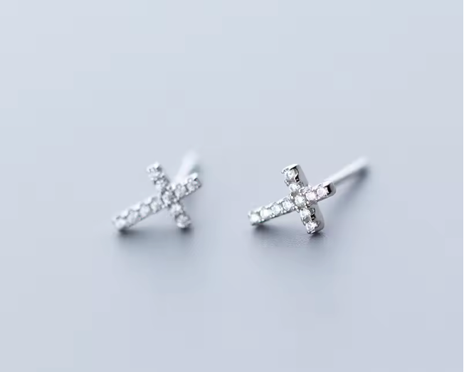 81552628 Aretes de cruz con circonitas CZ en plata S925