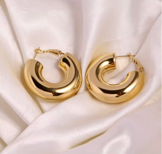 Aretes tipo argolla gruesa en oro laminado 18k (3 Capas)