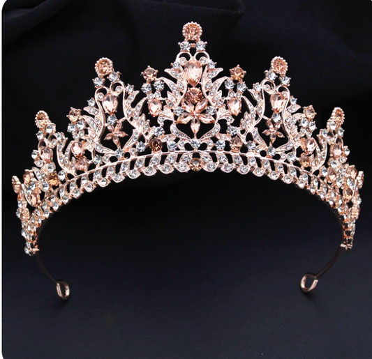 C3823 Tiara con piedras marquesas y brillantes de imitacion