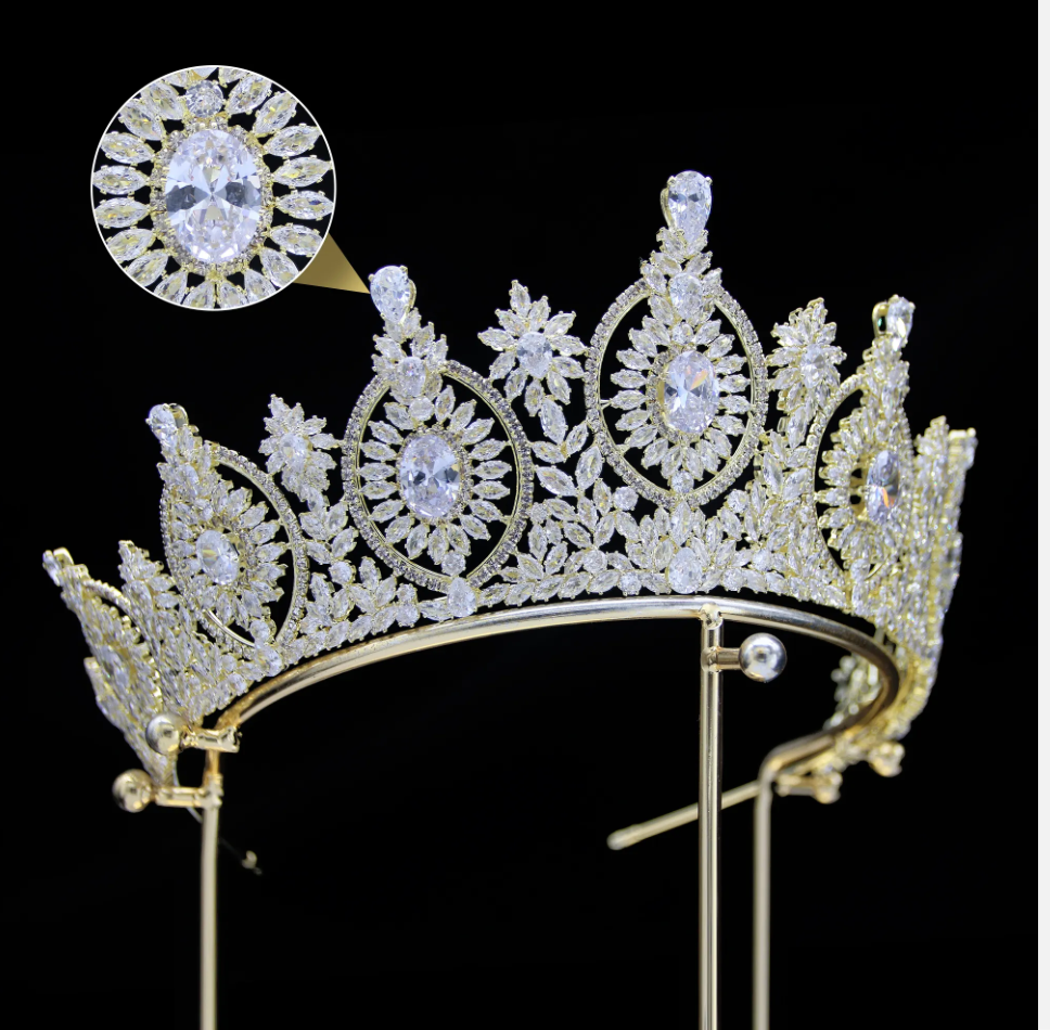 Tiara con piedras multiples de Zirconia