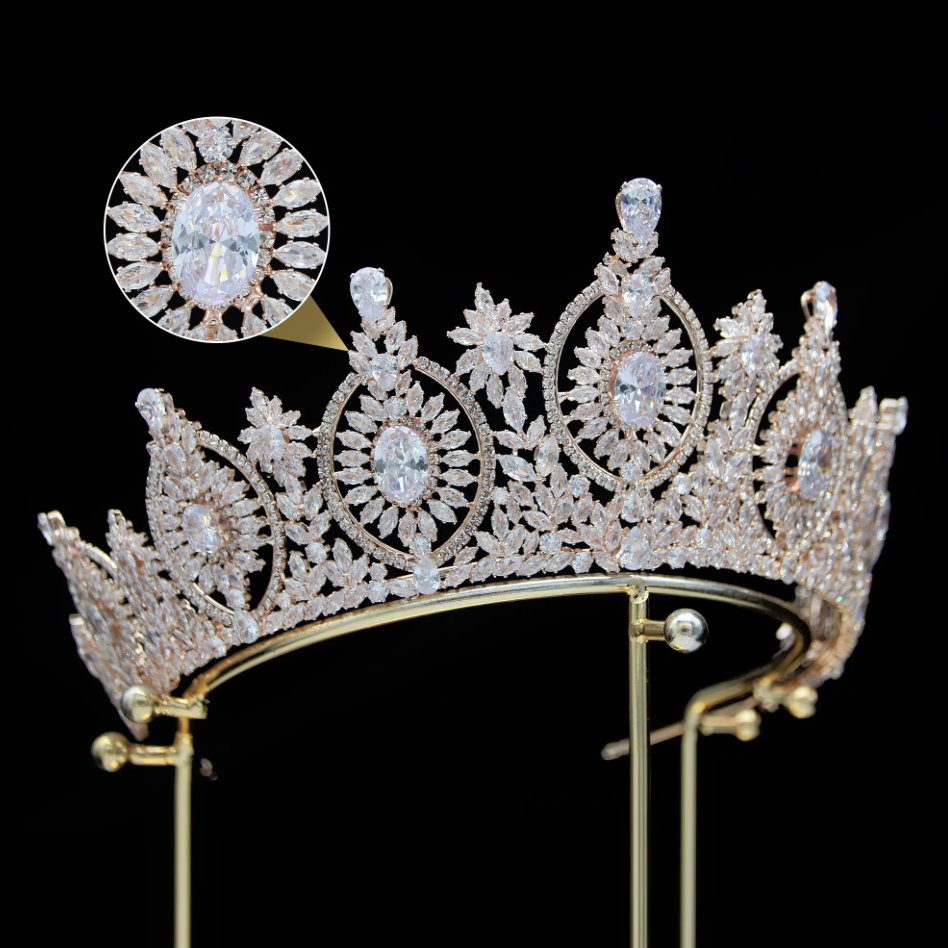 Tiara con piedras multiples de Zirconia