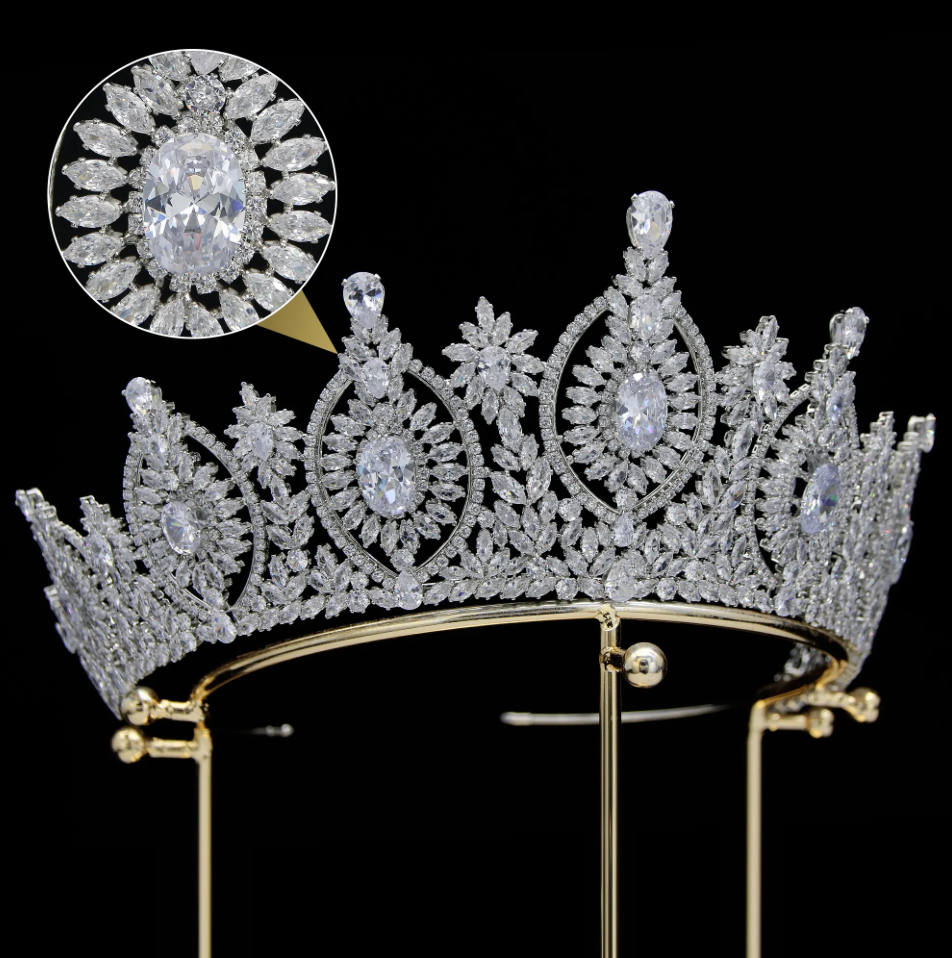 Tiara con piedras multiples de Zirconia