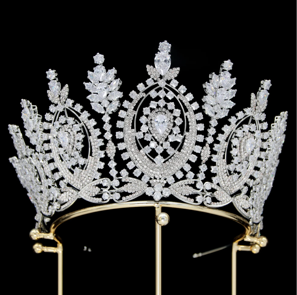 HG1069 Tiara con piedras multiples de Zirconia