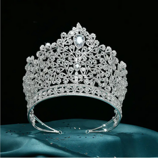 QS2424 Tiara con piedras lagrimas y pave de brillantes
