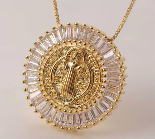 53717748 Cadena y dije de Jesus circular acentuados con piedras baguettes
