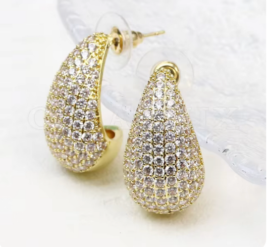 08319988 Aretes con brillantes en oro laminado 18k (3 Capas)