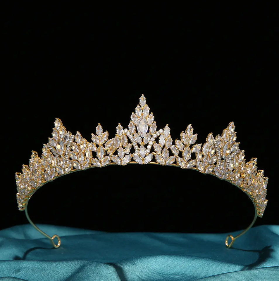 TS-PJY004 Tiara acentuada en piedras zirconias estilo marquesa